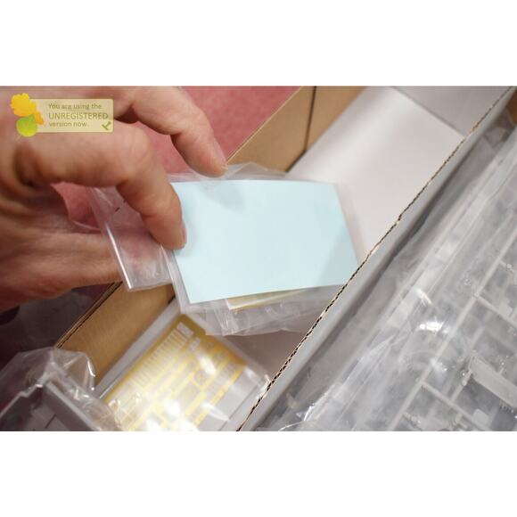 Trumpeter Russian T-72B2 MBT Rogatka Model Kit 1/35 (Package Wear) - Picture 12 of 15